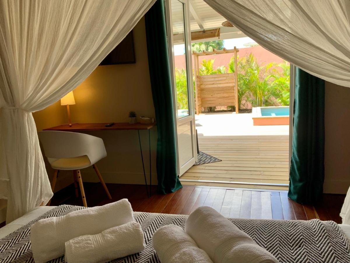 KOKOgîtes, bungalows avec piscines privatives Saint-Francois  Extérieur photo