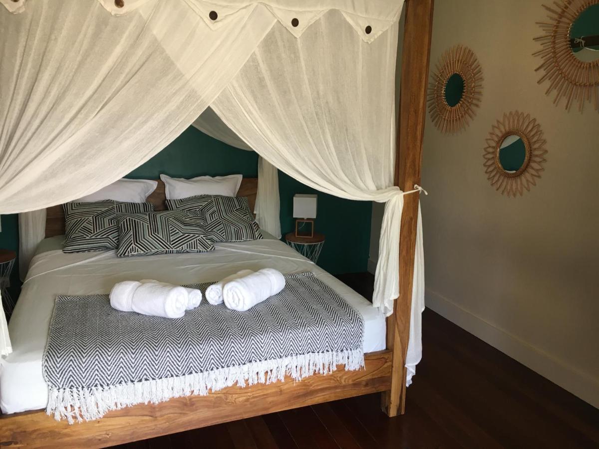 KOKOgîtes, bungalows avec piscines privatives Saint-Francois  Extérieur photo